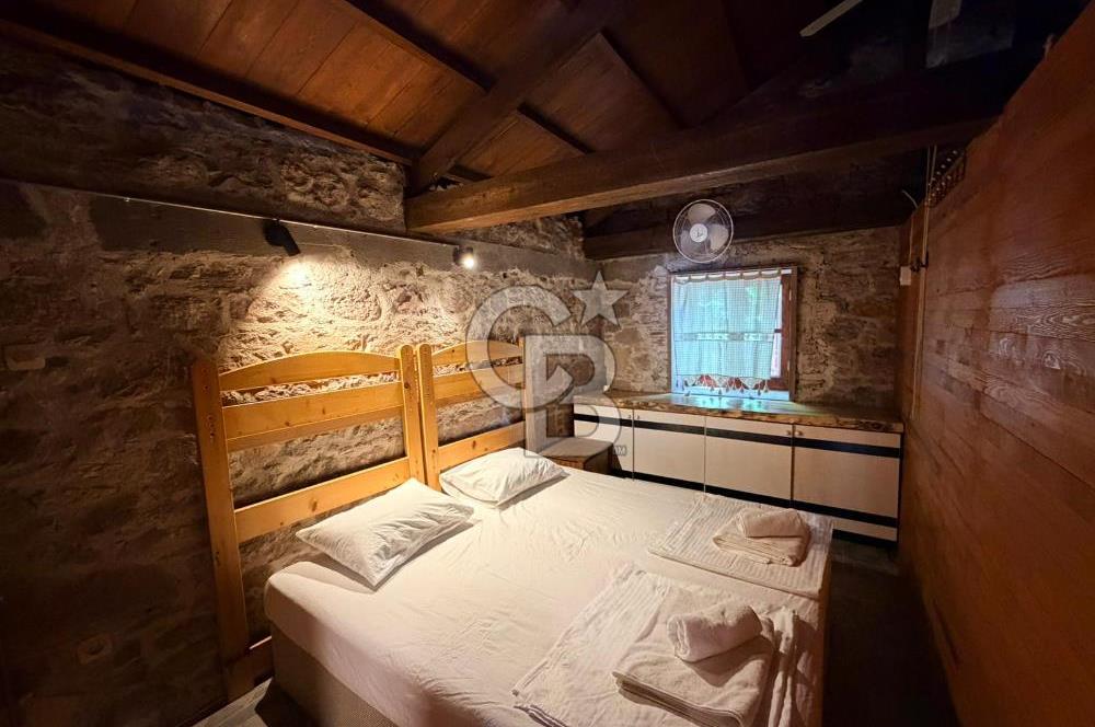 AYVALIK MERKEZ'DE MASRAFSIZ AİR BNB YAPILAN LOFT RUM EVİ