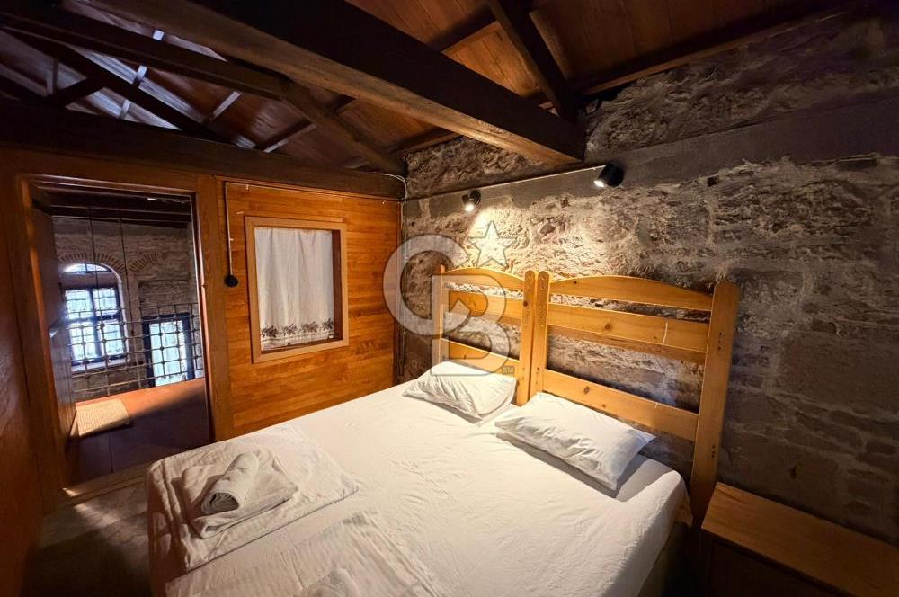 AYVALIK MERKEZ'DE MASRAFSIZ AİR BNB YAPILAN LOFT RUM EVİ