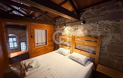 AYVALIK MERKEZ'DE MASRAFSIZ AİR BNB YAPILAN LOFT RUM EVİ