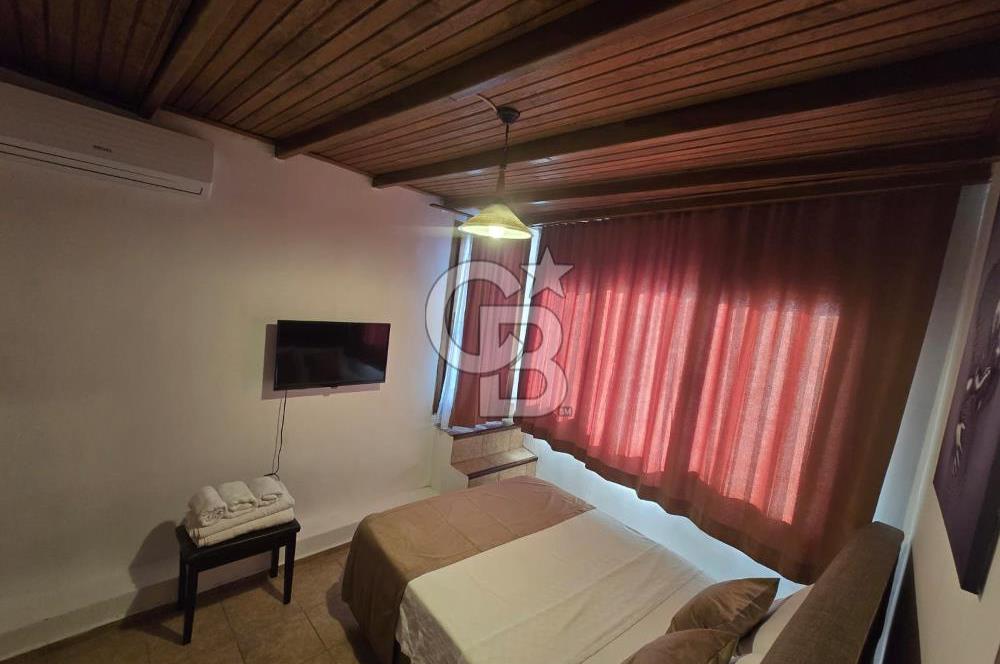 AYVALIK FETHİYE MAHALLESİNDE MERKEZİ KONUMDA BUTİK OTEL