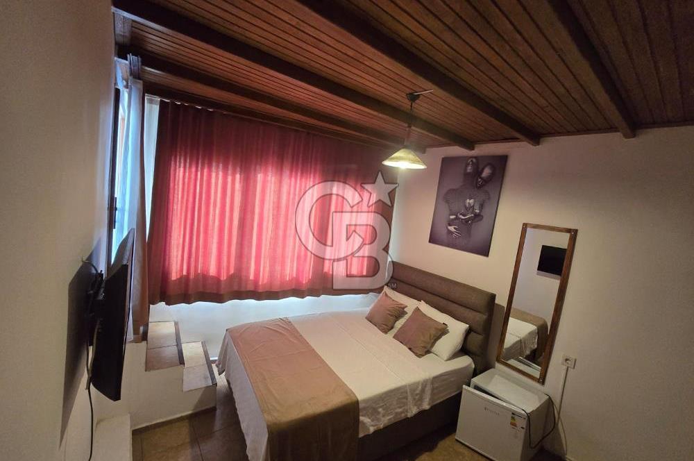 AYVALIK FETHİYE MAHALLESİNDE MERKEZİ KONUMDA BUTİK OTEL