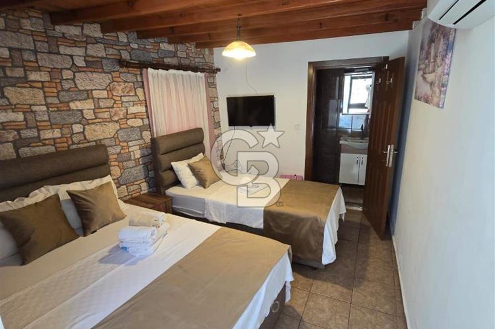 AYVALIK FETHİYE MAHALLESİNDE MERKEZİ KONUMDA BUTİK OTEL