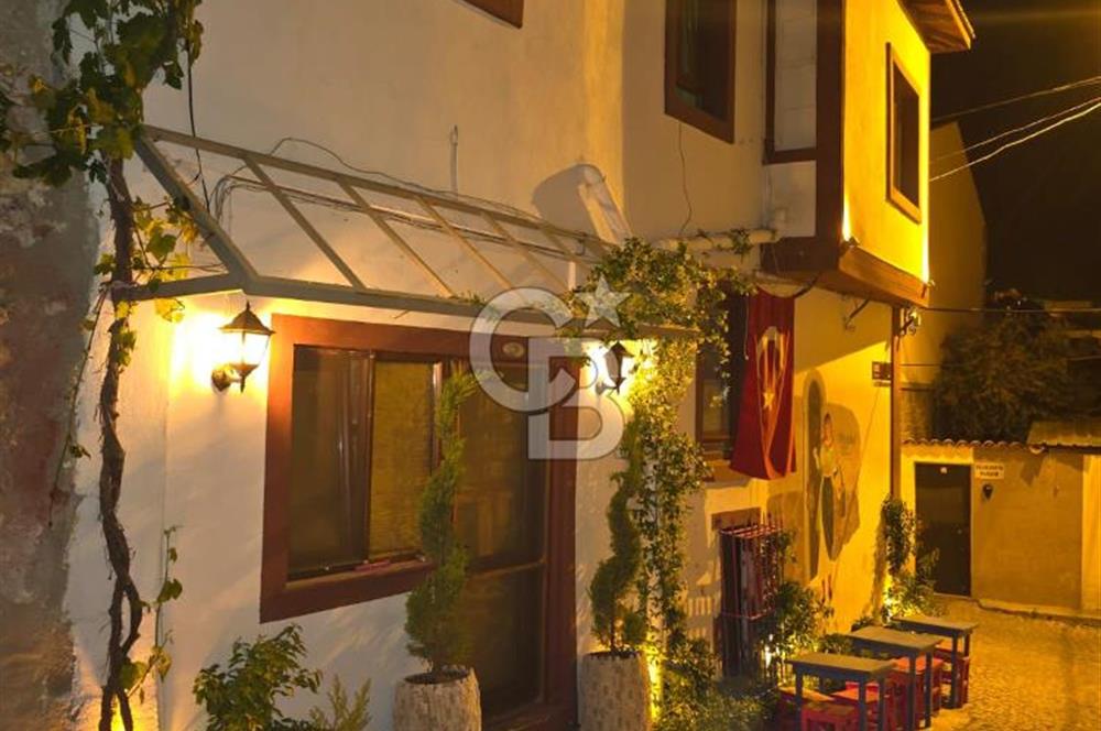 AYVALIK FETHİYE MAHALLESİNDE MERKEZİ KONUMDA BUTİK OTEL