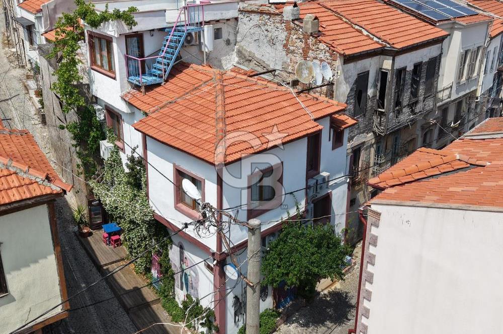 AYVALIK FETHİYE MAHALLESİNDE MERKEZİ KONUMDA BUTİK OTEL