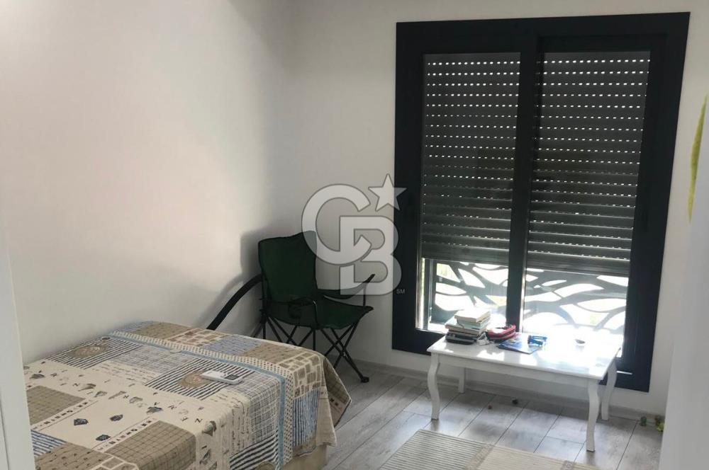 KARŞIYAKA CUMHURİYET MH'DE 2+1 SATILIK 90m2 ARAKAT DAİRE