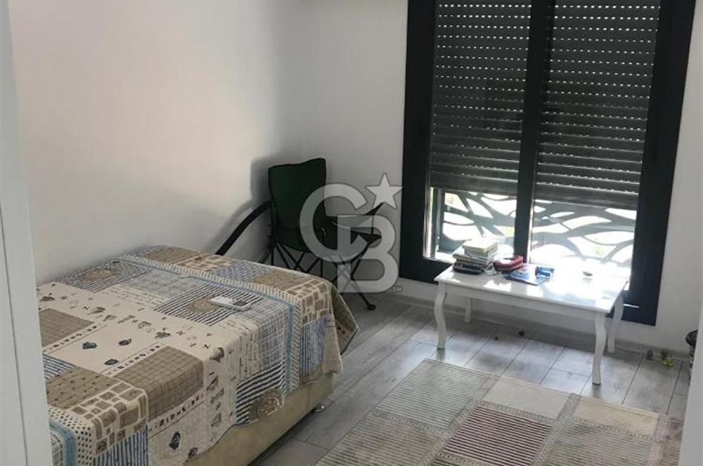 KARŞIYAKA CUMHURİYET MH'DE 2+1 SATILIK 90m2 ARAKAT DAİRE