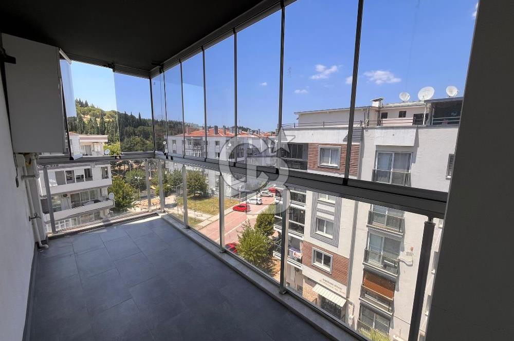 Esatpaşa Mahallesi’nde Site içerisinde Havuzlu Kiralık 2+1 Daire
