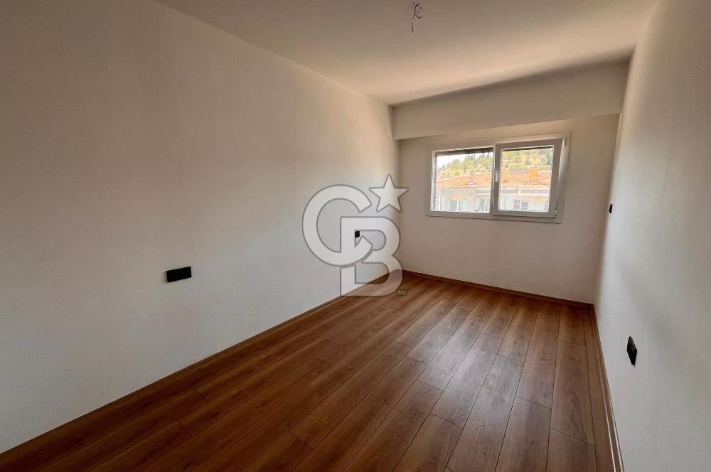 Esatpaşa Mahallesi’nde Site içerisinde Havuzlu Kiralık 2+1 Daire
