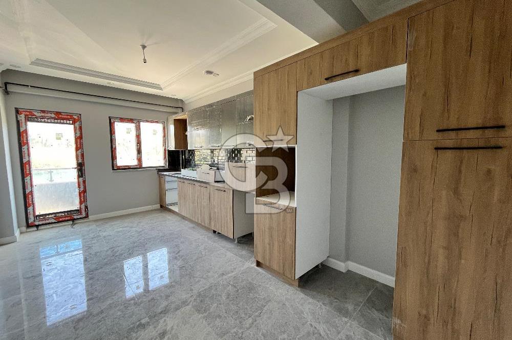 Gölcük Havuzlu Site İçi Satılık 3+1 Ara Kat Daire