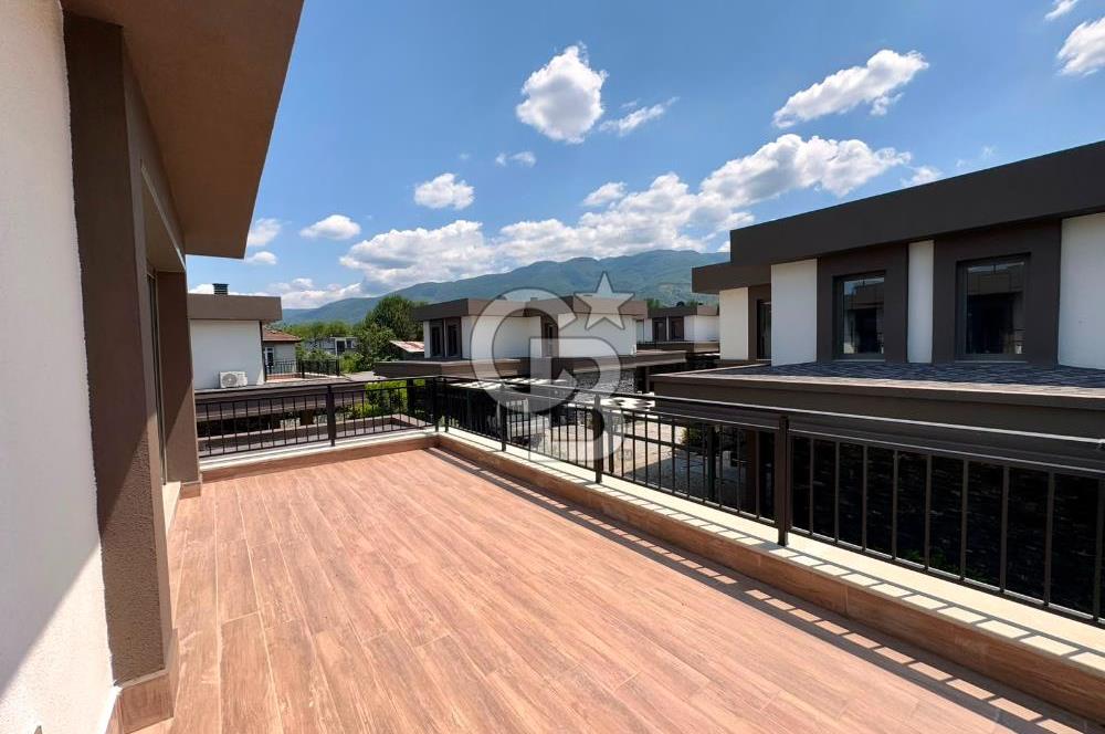 CB ENVOY | Kartepe'de Müstakil Havuzlu Site İçi 4+1 Lüks Villa