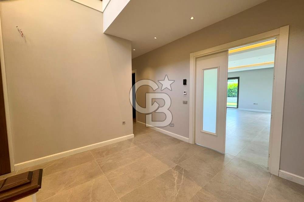 CB ENVOY | Kartepe'de Müstakil Havuzlu Site İçi 4+1 Lüks Villa