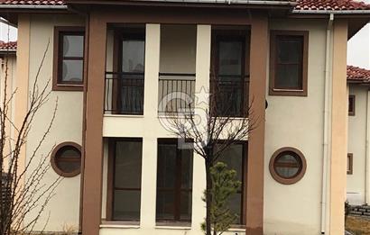 GOLF KENT SİTESİNDE SATILIK VİLLA