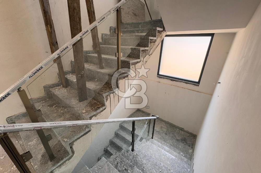 ENVOY| Başiskele'de Körfez Manzaralı Site İçi 4+1 Tripleks Villa