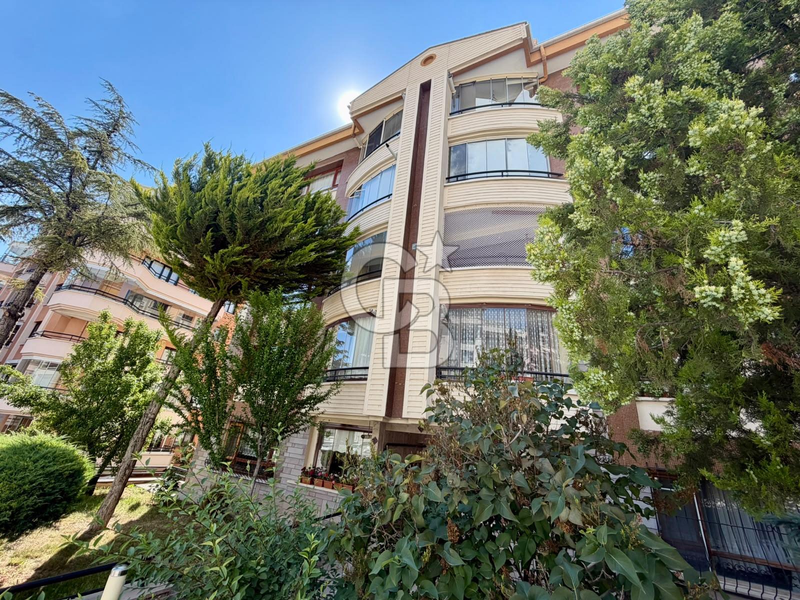 ÇUKURAMBAR'DA BAKIMLI 4+1 SATILIK DAİRE