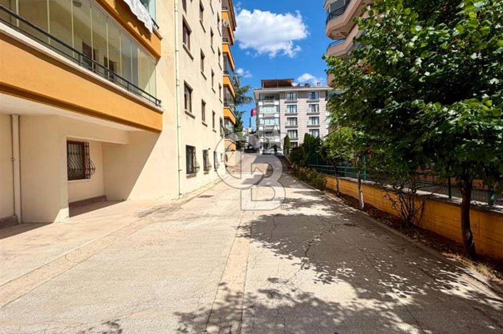 ÇUKURAMBAR'DA BAKIMLI 4+1 SATILIK DAİRE