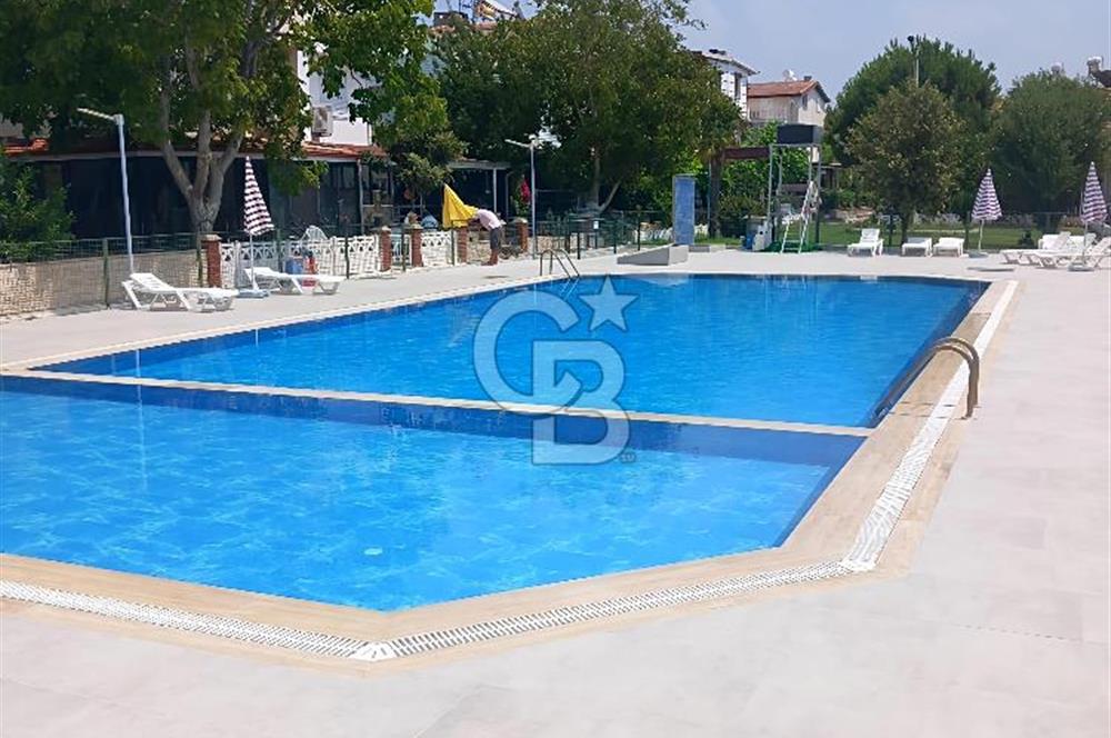 KUŞADASI DAVUTLARDA SİTE İÇERİSİNDE SATILIK TRİPLEKS VİLLA