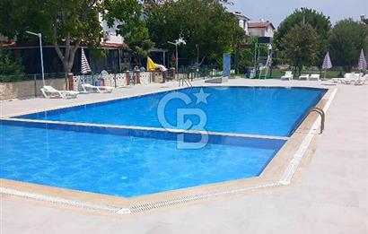 KUŞADASI DAVUTLARDA SİTE İÇERİSİNDE SATILIK TRİPLEKS VİLLA