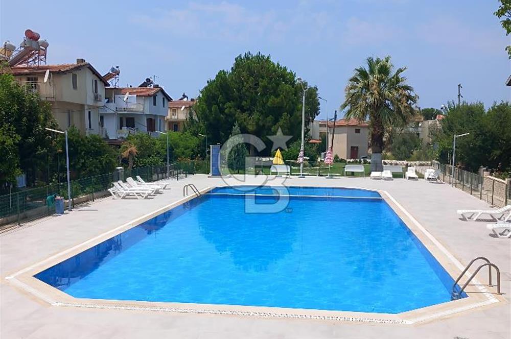 KUŞADASI DAVUTLARDA SİTE İÇERİSİNDE SATILIK TRİPLEKS VİLLA