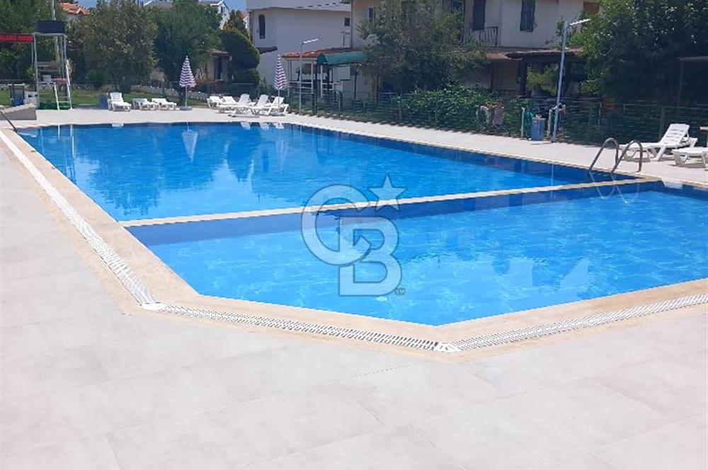 KUŞADASI DAVUTLARDA SİTE İÇERİSİNDE SATILIK TRİPLEKS VİLLA