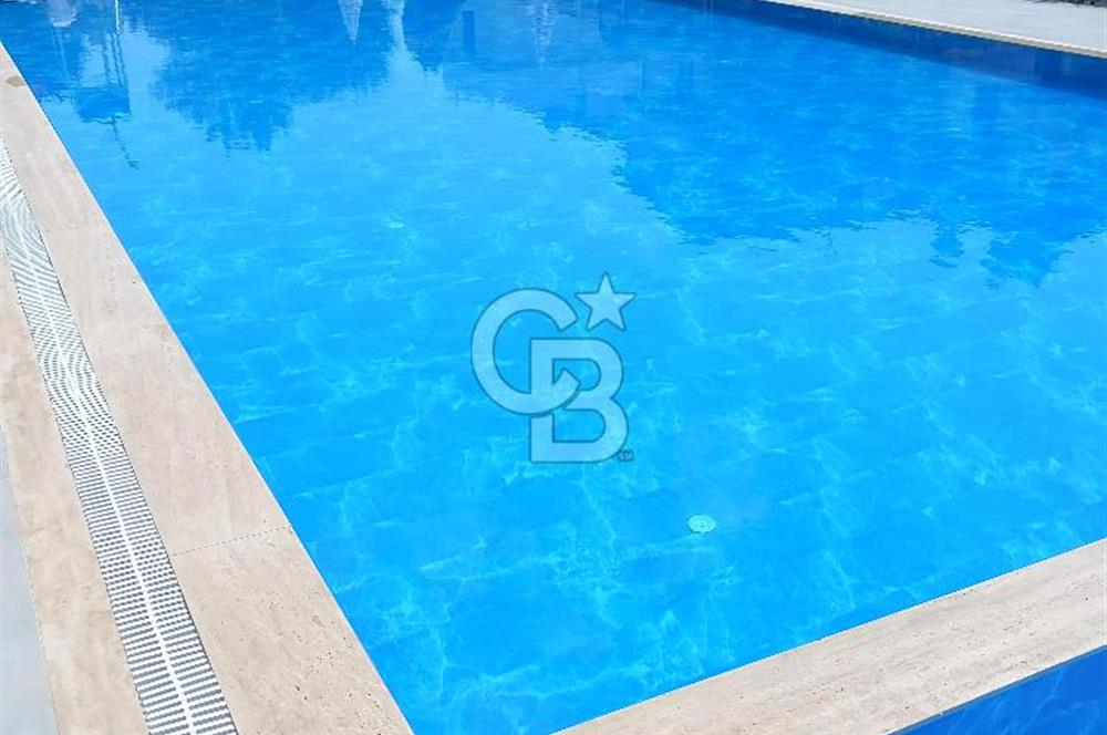 KUŞADASI DAVUTLARDA SİTE İÇERİSİNDE SATILIK TRİPLEKS VİLLA