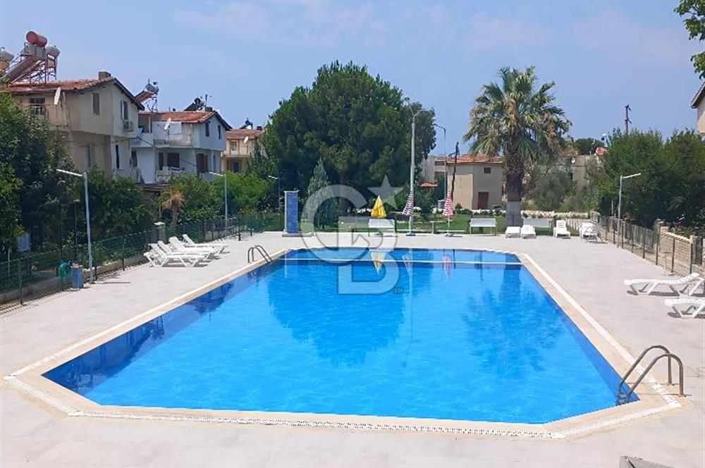 KUŞADASI DAVUTLARDA SİTE İÇERİSİNDE SATILIK TRİPLEKS VİLLA