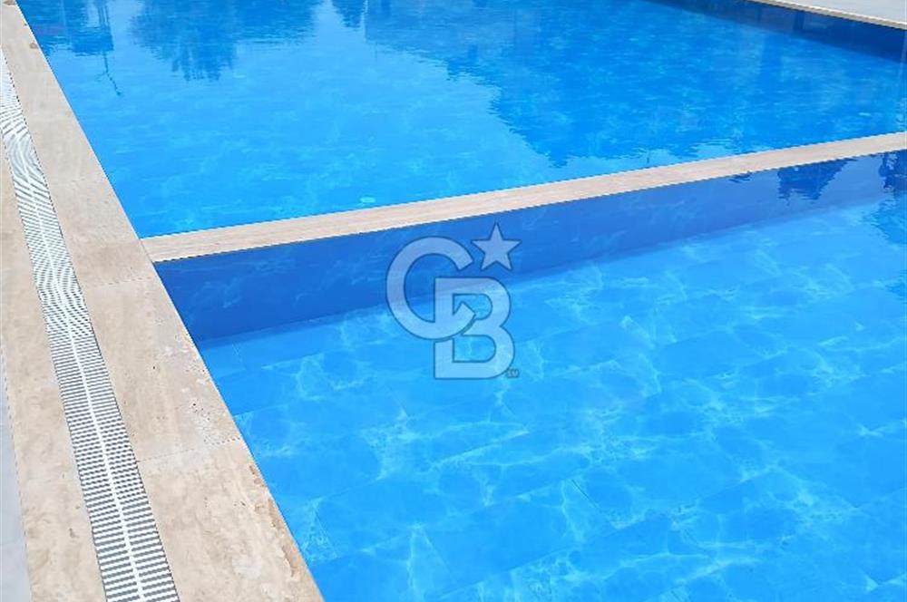 KUŞADASI DAVUTLARDA SİTE İÇERİSİNDE SATILIK TRİPLEKS VİLLA