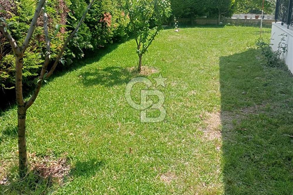 KUŞADASI DAVUTLARDA SİTE İÇERİSİNDE SATILIK TRİPLEKS VİLLA