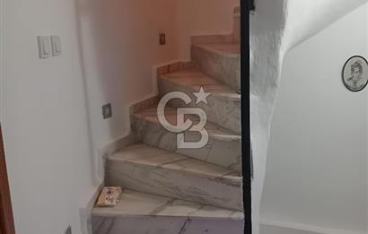 KUŞADASI DAVUTLARDA SİTE İÇERİSİNDE SATILIK TRİPLEKS VİLLA