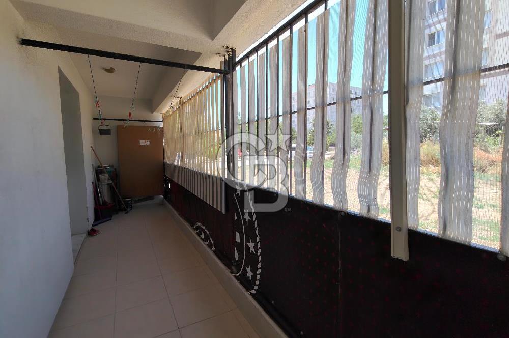 ÇİĞLİ İNÖNÜ MAHALLESİ SİTE İÇİ K.MUTFAK SATILIK 2+1 DAİRE