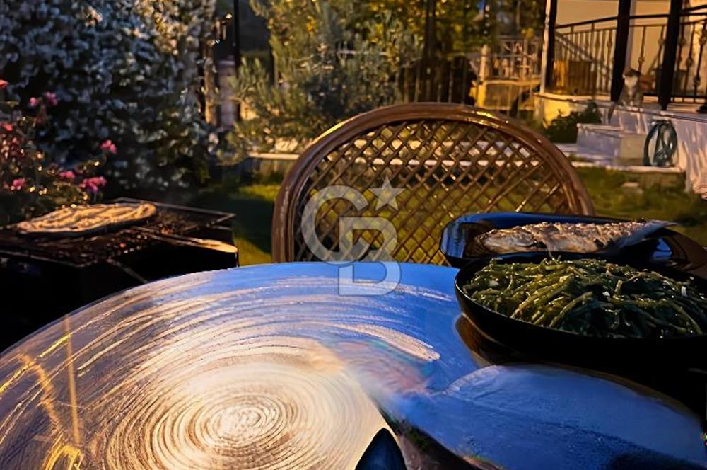KUŞADASI DAVUTLARDA SİTE İÇERİSİNDE SATILIK TRİPLEKS VİLLA
