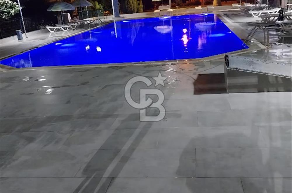 KUŞADASI DAVUTLARDA SİTE İÇERİSİNDE SATILIK TRİPLEKS VİLLA