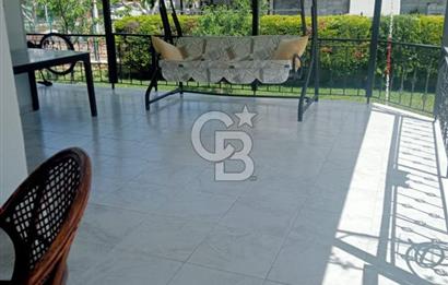 KUŞADASI DAVUTLARDA SİTE İÇERİSİNDE SATILIK TRİPLEKS VİLLA