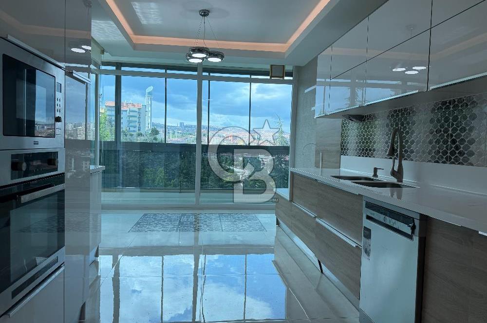 SUBAYEVLERİNDE VADİ VE ORMAN MANZARALI 4+1 SATILIK LÜKS DAİRE
