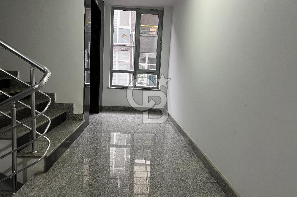 MEBUSEVLERİ ERGİN SOKAKTA OTOPARKLI EŞYALI KİRALIK 3+1 OFİS