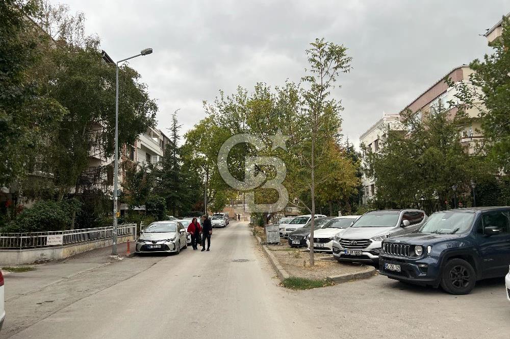 MEBUSEVLERİ ERGİN SOKAKTA OTOPARKLI EŞYALI KİRALIK 3+1 OFİS