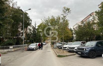 MEBUSEVLERİ ERGİN SOKAKTA OTOPARKLI EŞYALI KİRALIK 3+1 OFİS