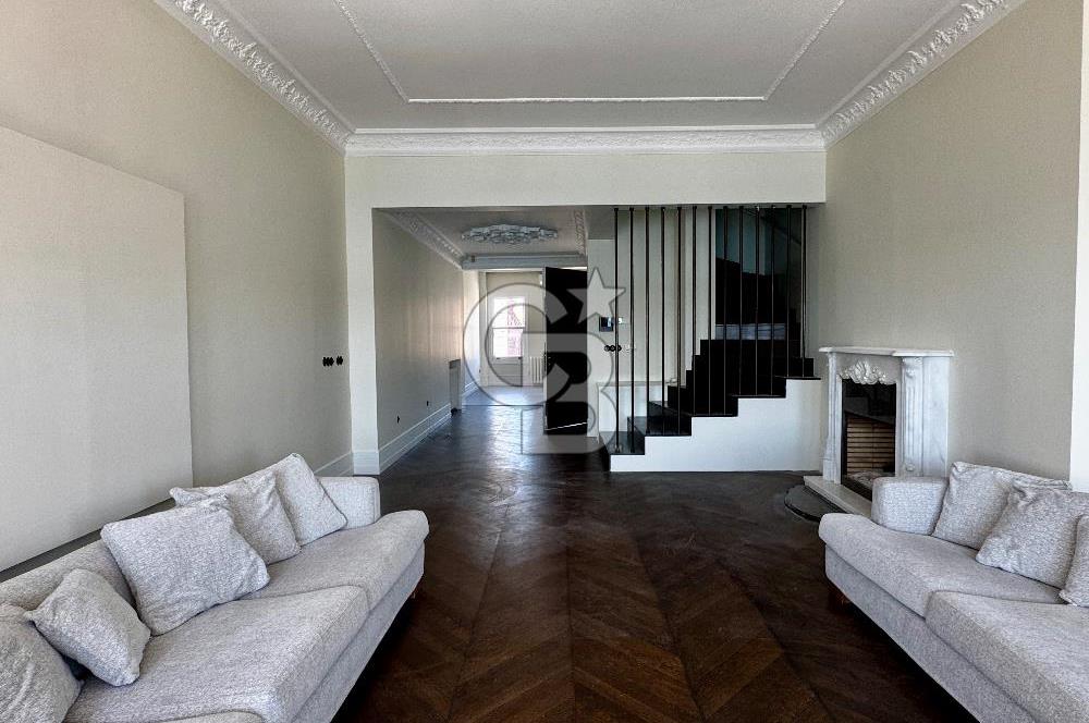 ARNAVUTKÖY, PANORAMİK DENİZ MANAZARLI , DUBLEKS YALI DAİRESİ