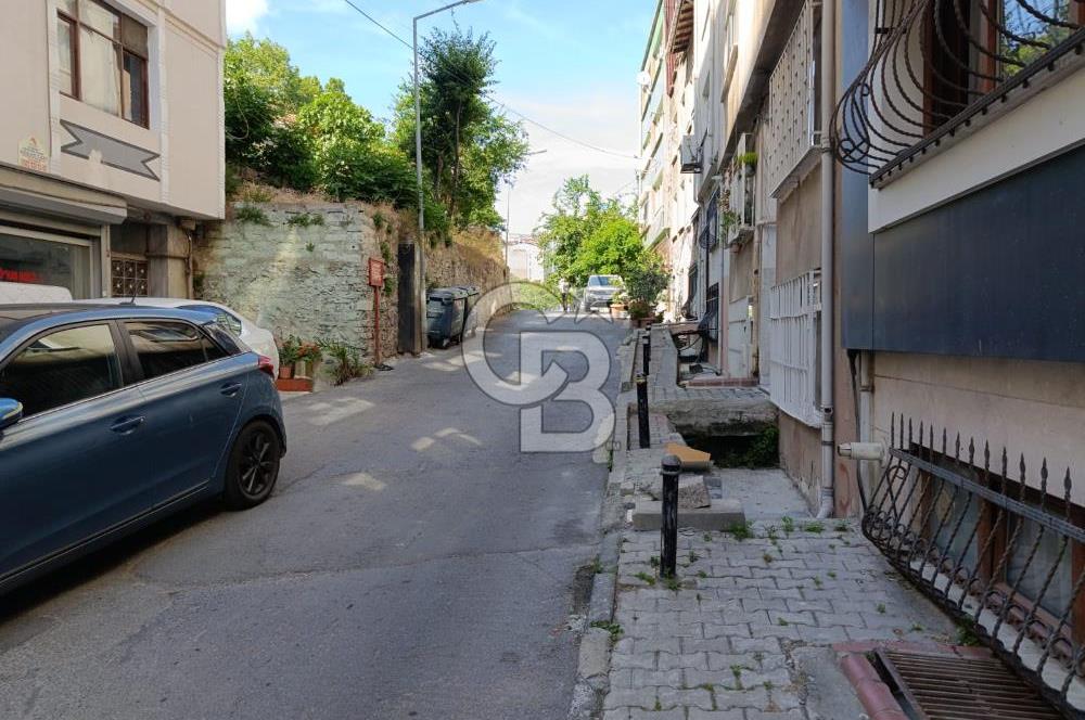 Şişli Bozkurtta Metroya Yakın Geniş Ferah Bakımlı Satılık Daire