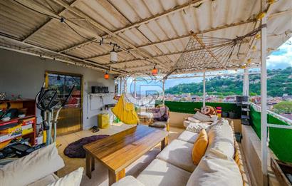 Sarıyer Merkez Teraslı ve Boğaz Manzaralı Satılık Komple Bina