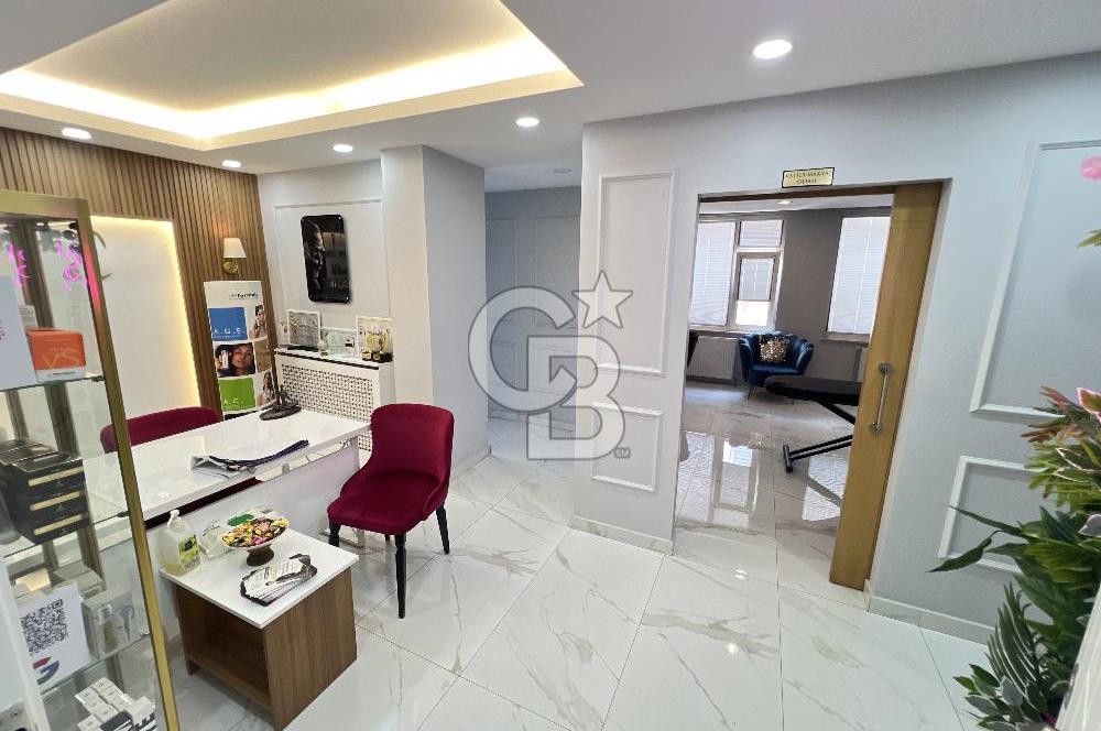 TUNALI HİLMİ'DE OFİS KULLANIMINA UYGUN 210 M2 5+1 SATILIK DAİRE