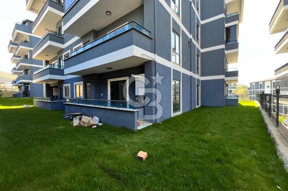 Gölcük Havuzlu Site İçi Geniş Bahçeli Satılık 3+1 Daire