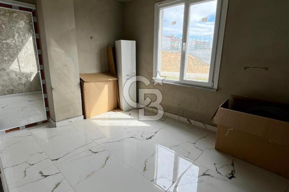 NENEHATUNDA BAHÇELİ VE OTOPARKLI SATILIK BİNA