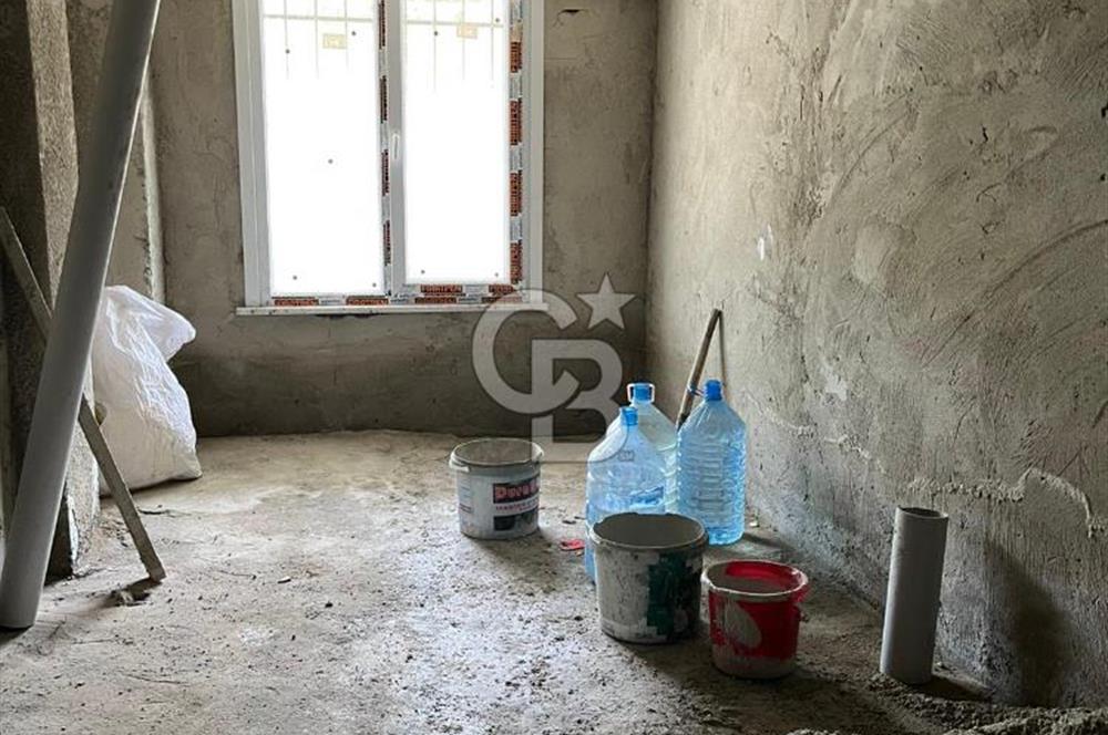 NENEHATUNDA BAHÇELİ VE OTOPARKLI SATILIK BİNA
