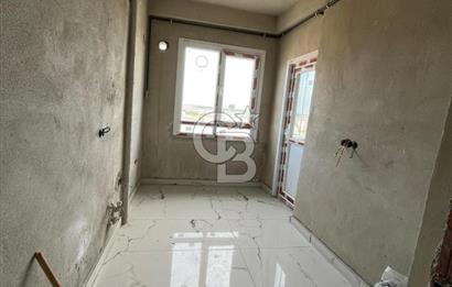NENEHATUNDA BAHÇELİ VE OTOPARKLI SATILIK BİNA