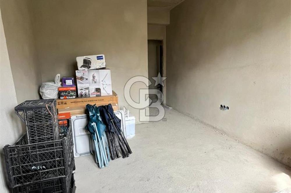 NENEHATUNDA BAHÇELİ VE OTOPARKLI SATILIK BİNA