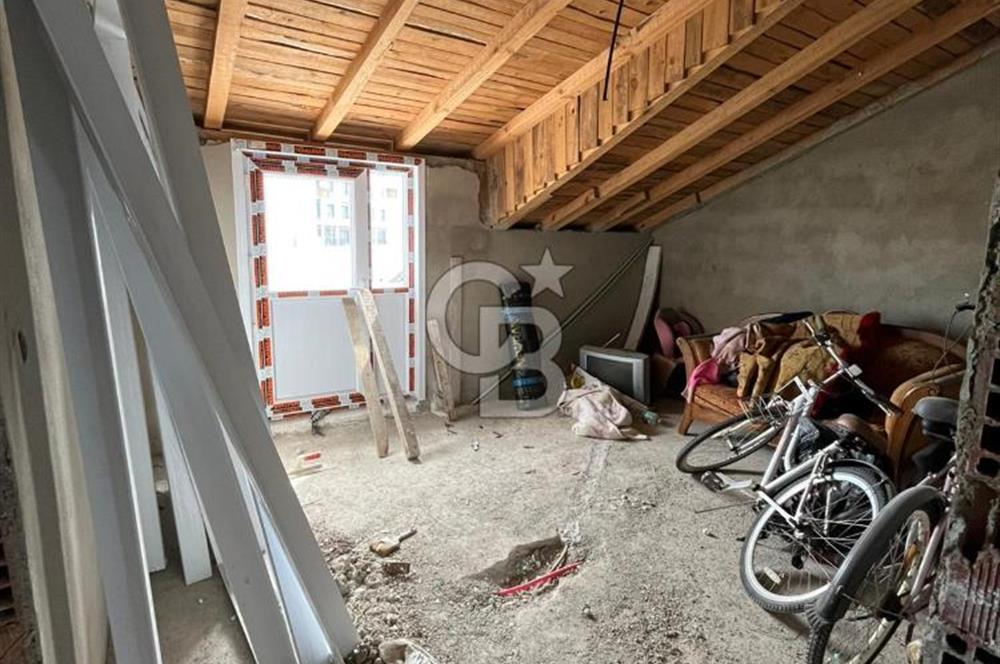NENEHATUNDA BAHÇELİ VE OTOPARKLI SATILIK BİNA