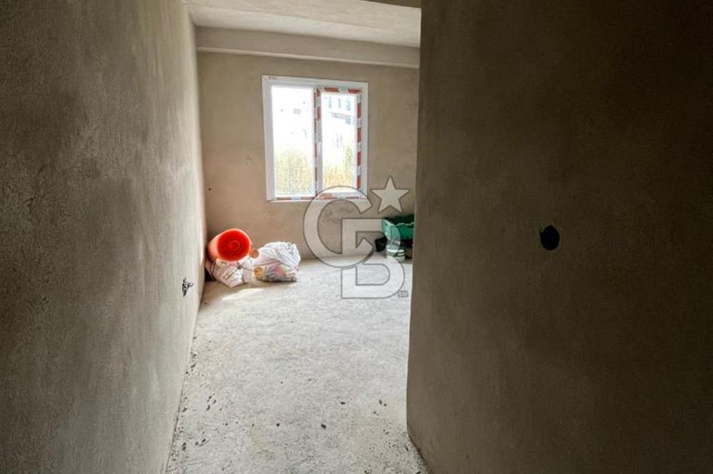 NENEHATUNDA BAHÇELİ VE OTOPARKLI SATILIK BİNA