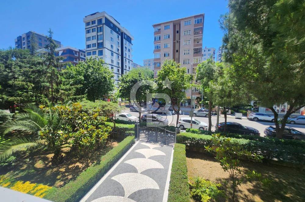 KOZYATAĞI EKE SİTESİ'NDE MERKEZİ KONUMDA  3,5+1  KİRALIK DAİRE