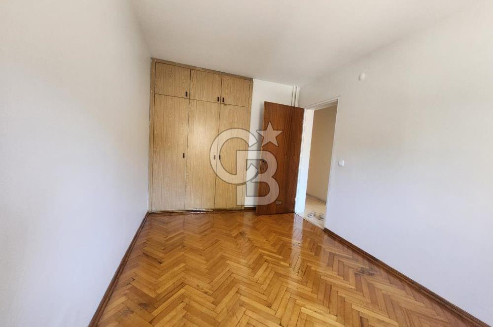 KOZYATAĞI EKE SİTESİ'NDE MERKEZİ KONUMDA  3,5+1  KİRALIK DAİRE