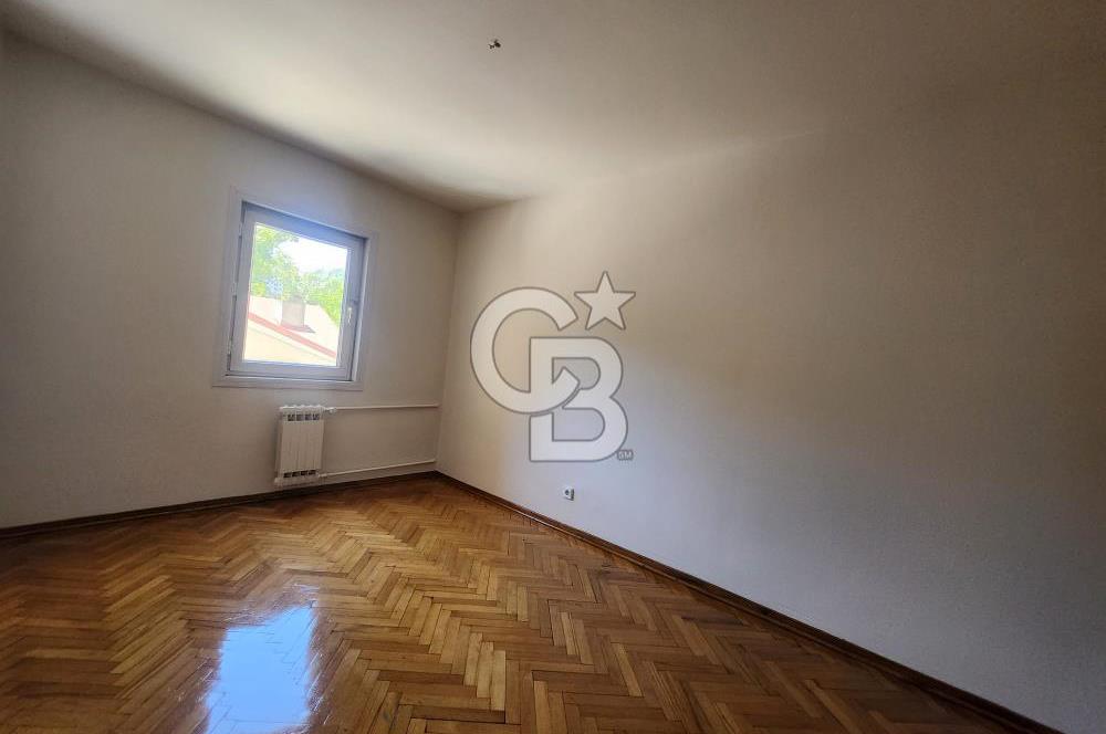 KOZYATAĞI EKE SİTESİ'NDE MERKEZİ KONUMDA  3,5+1  KİRALIK DAİRE